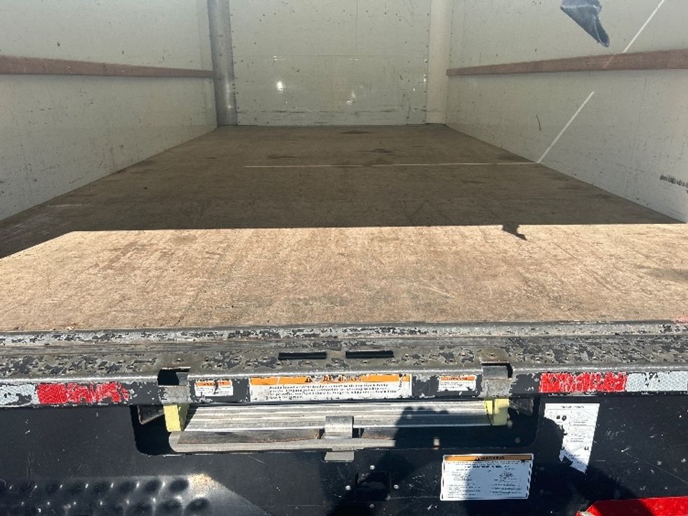 Light Duty Box Truck-Light and Medium Duty Trucks-GMC-2021-Savana G33903-Newark-DE-66,791\n\t\tmiles-$ 32,250 - Image 10