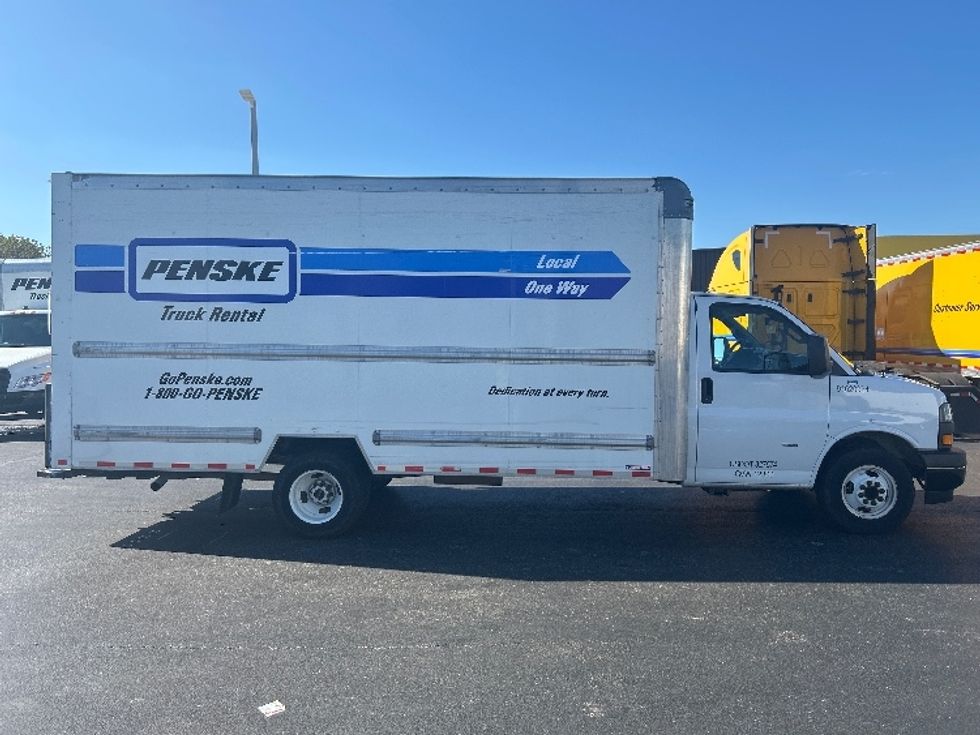 Light Duty Box Truck-Light and Medium Duty Trucks-GMC-2021-Savana G33903-Newark-DE-66,791\n\t\tmiles-$ 32,250 - Image 15