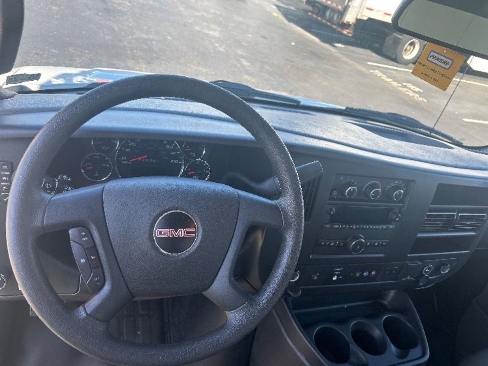 Light Duty Box Truck-Light and Medium Duty Trucks-GMC-2021-Savana G33903-Newark-DE-66,791\n\t\tmiles-$ 32,250 - Image 18