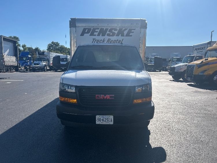 2021 Gmc Savana 3500 Cutaway photo 2