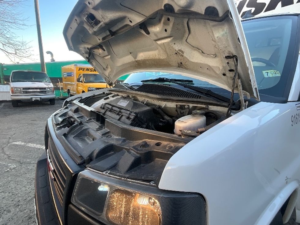 Light Duty Box Truck-Light and Medium Duty Trucks-GMC-2021-Savana G33903-Newport News-VA-91,462\n\t\tmiles-$ 32,250 - Image 17