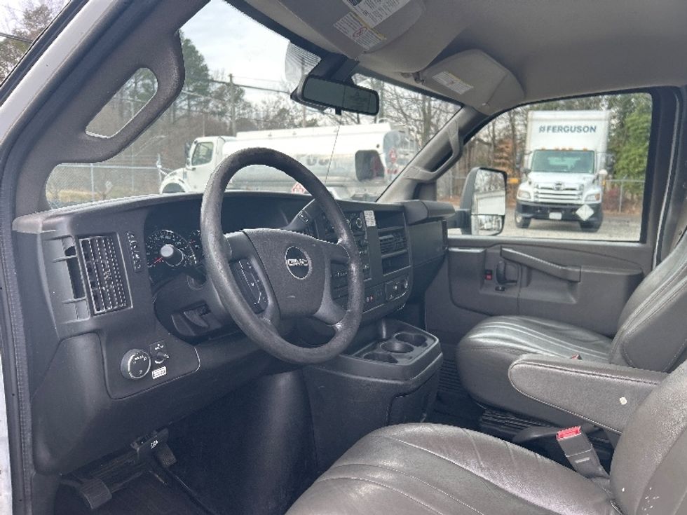 Light Duty Box Truck-Light and Medium Duty Trucks-GMC-2021-Savana G33903-Newport News-VA-91,462\n\t\tmiles-$ 32,250 - Image 22