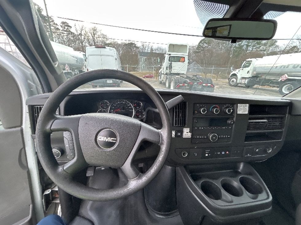 Light Duty Box Truck-Light and Medium Duty Trucks-GMC-2021-Savana G33903-Newport News-VA-91,462\n\t\tmiles-$ 32,250 - Image 23