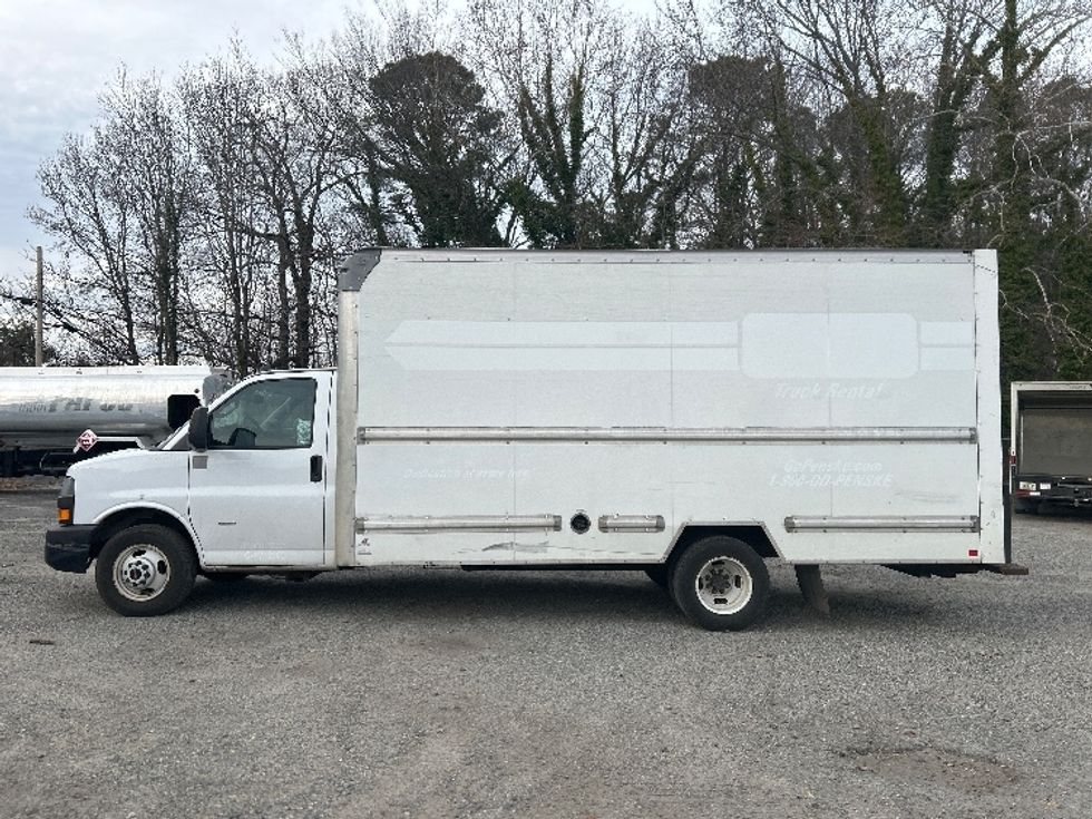 Light Duty Box Truck-Light and Medium Duty Trucks-GMC-2021-Savana G33903-Newport News-VA-91,462\n\t\tmiles-$ 32,250 - Image 5