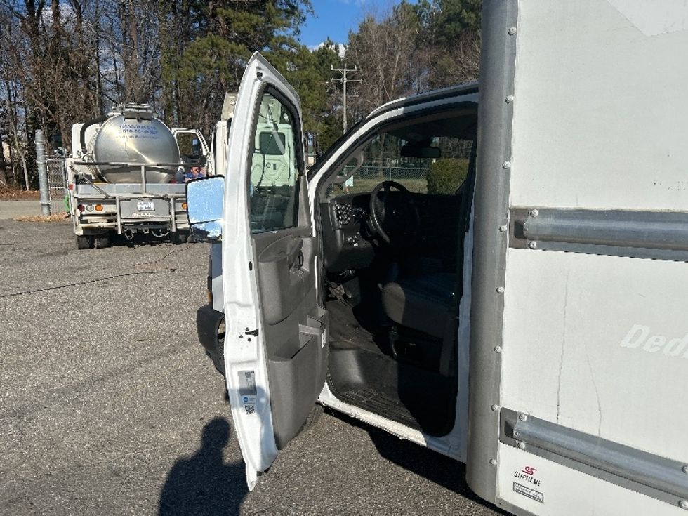 Light Duty Box Truck-Light and Medium Duty Trucks-GMC-2021-Savana G33903-Newport News-VA-98,293\n\t\tmiles-$ 31,500 - Image 15