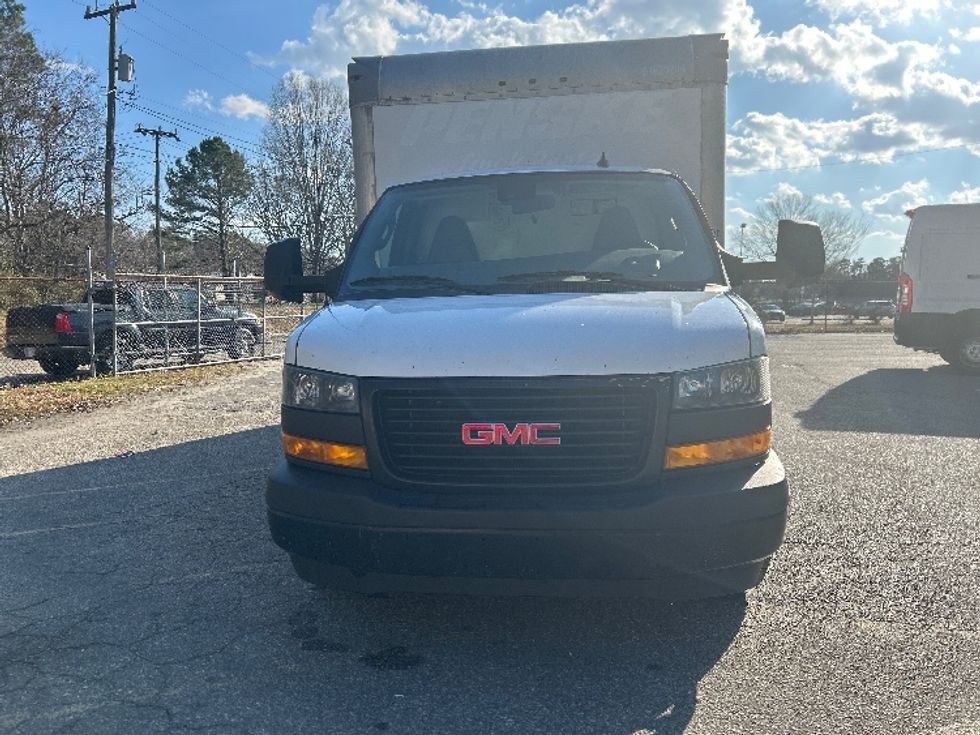 Light Duty Box Truck-Light and Medium Duty Trucks-GMC-2021-Savana G33903-Newport News-VA-98,293\n\t\tmiles-$ 31,500 - Image 2