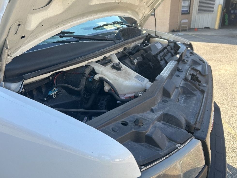 Light Duty Box Truck-Light and Medium Duty Trucks-GMC-2021-Savana G33903-Newport News-VA-98,293\n\t\tmiles-$ 31,500 - Image 22