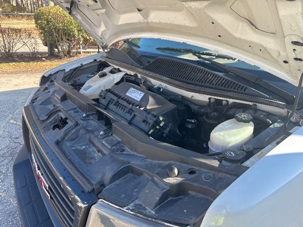 Light Duty Box Truck-Light and Medium Duty Trucks-GMC-2021-Savana G33903-Newport News-VA-98,293\n\t\tmiles-$ 31,500 - Image 23