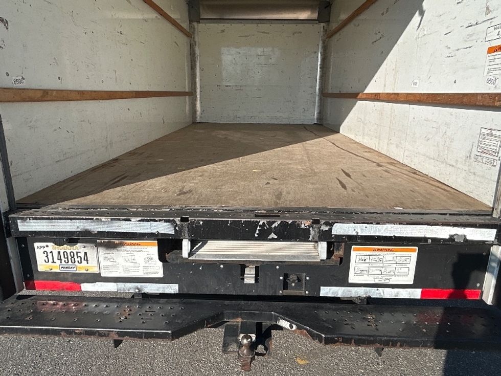 Light Duty Box Truck-Light and Medium Duty Trucks-GMC-2021-Savana G33903-Newport News-VA-98,293\n\t\tmiles-$ 31,500 - Image 9