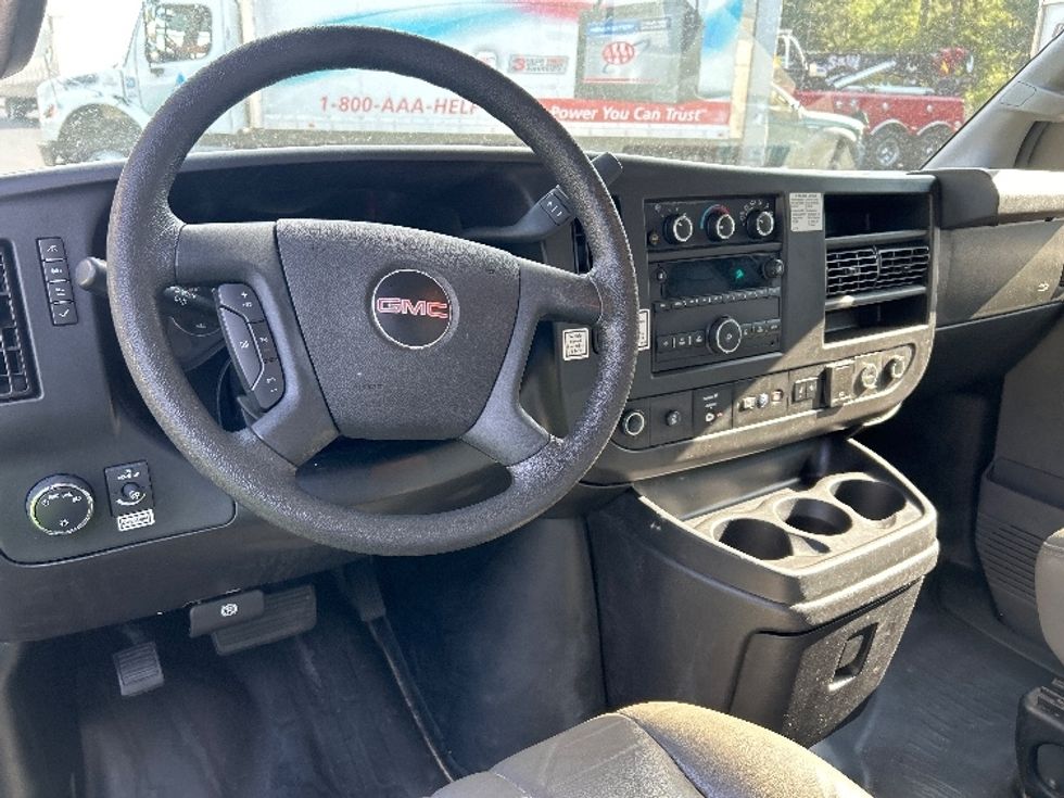 Light Duty Box Truck-Light and Medium Duty Trucks-GMC-2021-Savana G33903-Norcross-GA-106,053\n\t\tmiles-$ 28,000 - Image 17