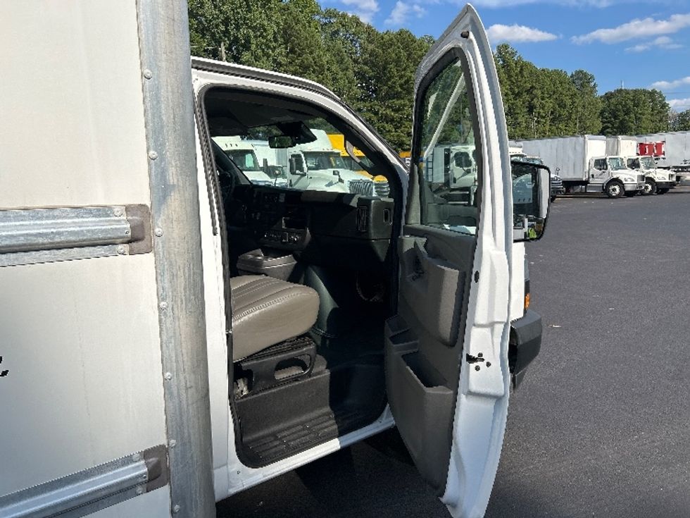 Light Duty Box Truck-Light and Medium Duty Trucks-GMC-2021-Savana G33903-Norcross-GA-106,053\n\t\tmiles-$ 28,000 - Image 20