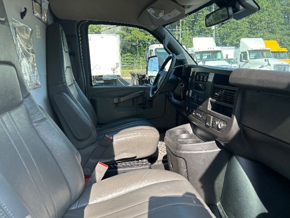 Light Duty Box Truck-Light and Medium Duty Trucks-GMC-2021-Savana G33903-Norcross-GA-106,053\n\t\tmiles-$ 28,000 - Image 22