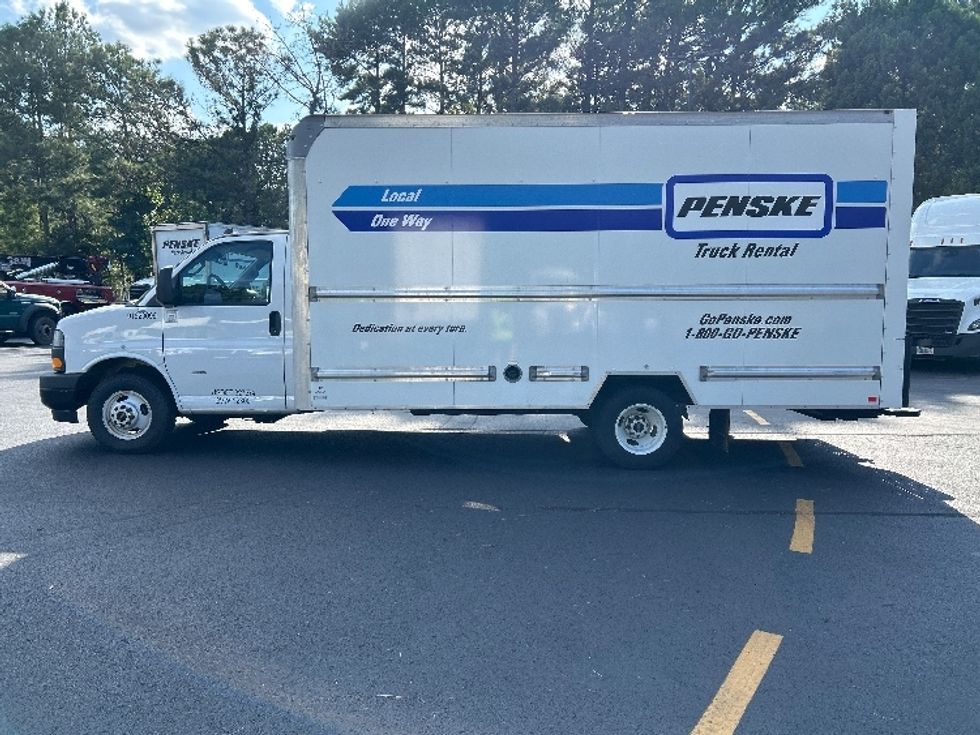 Light Duty Box Truck-Light and Medium Duty Trucks-GMC-2021-Savana G33903-Norcross-GA-106,053\n\t\tmiles-$ 28,000 - Image 4