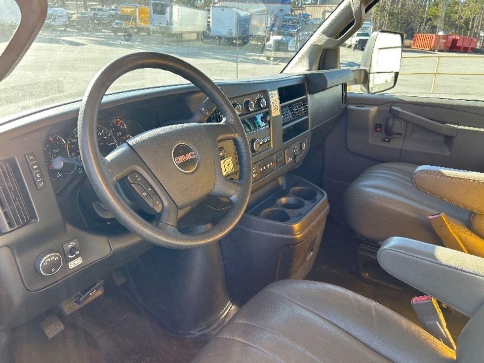 Light Duty Box Truck-Light and Medium Duty Trucks-GMC-2021-Savana G33903-Norcross-GA-116,581\n\t\tmiles-$ 25,750 - Image 17