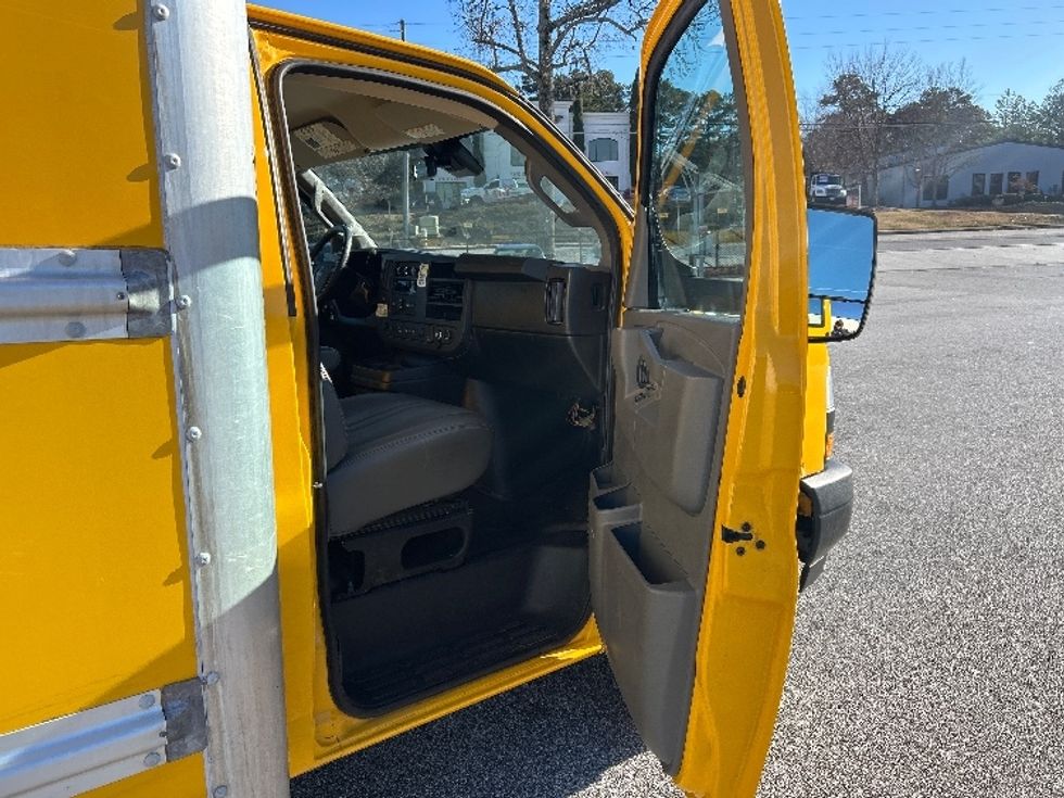 Light Duty Box Truck-Light and Medium Duty Trucks-GMC-2021-Savana G33903-Norcross-GA-116,581\n\t\tmiles-$ 25,750 - Image 20