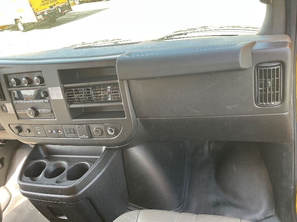 Light Duty Box Truck-Light and Medium Duty Trucks-GMC-2021-Savana G33903-Norcross-GA-85,609\n\t\tmiles-$ 28,750 - Image 21