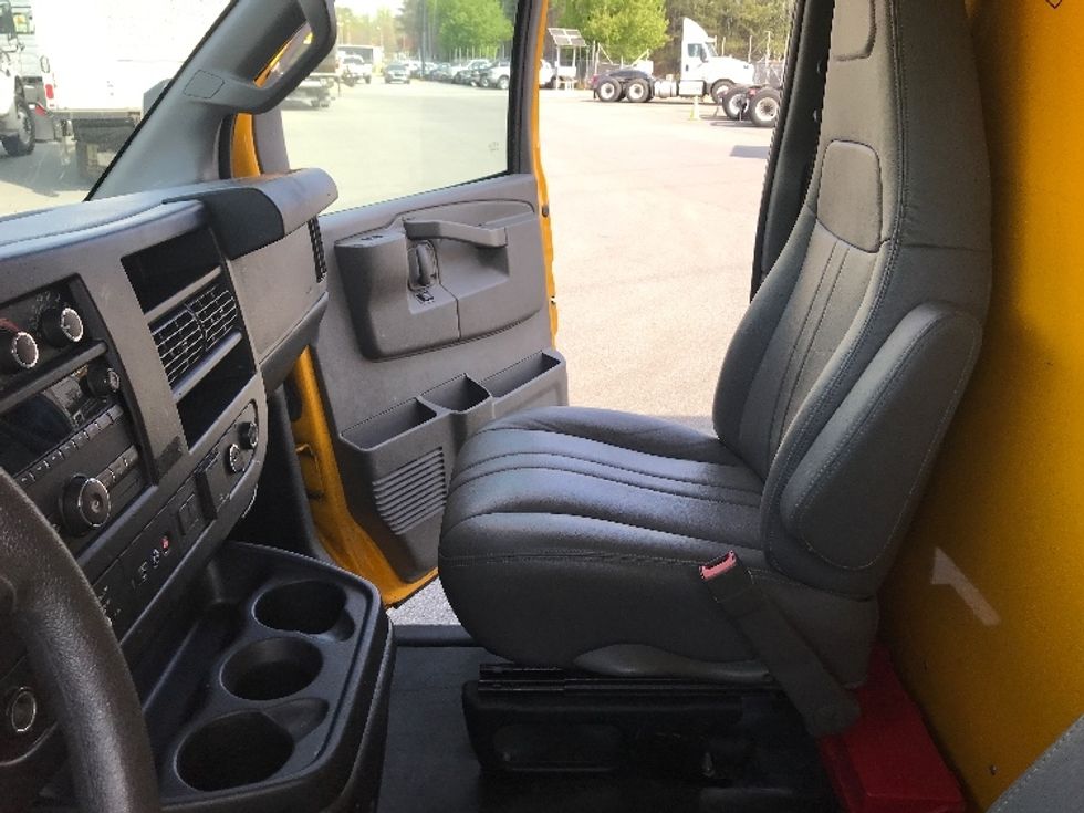 Light Duty Box Truck-Light and Medium Duty Trucks-GMC-2021-Savana G33903-Norcross-GA-88,548\n\t\tmiles-$ 28,500 - Image 19