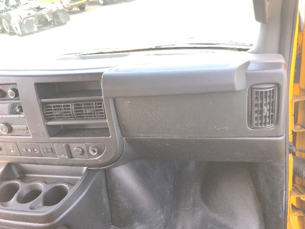 Light Duty Box Truck-Light and Medium Duty Trucks-GMC-2021-Savana G33903-Norcross-GA-88,548\n\t\tmiles-$ 28,500 - Image 21