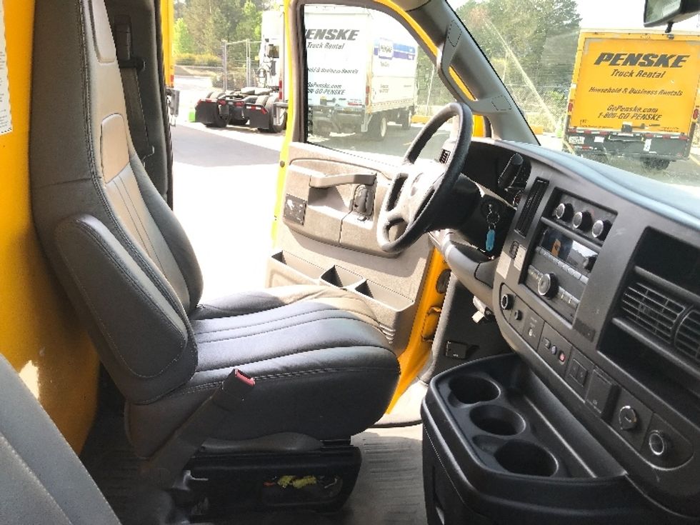 Light Duty Box Truck-Light and Medium Duty Trucks-GMC-2021-Savana G33903-Norcross-GA-88,548\n\t\tmiles-$ 28,500 - Image 22