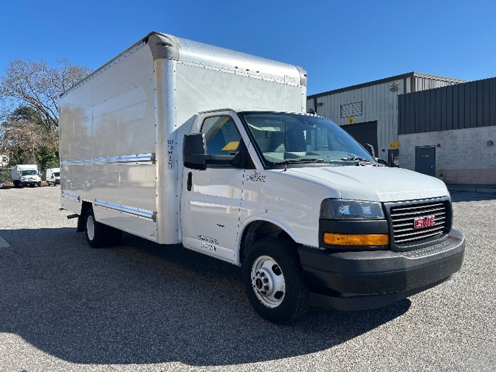 Light Duty Box Truck-Light and Medium Duty Trucks-GMC-2021-Savana G33903-Norfolk-VA-119,639\n\t\tmiles-$ 29,000 - Image 1