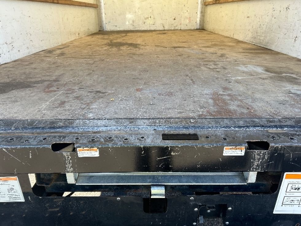 Light Duty Box Truck-Light and Medium Duty Trucks-GMC-2021-Savana G33903-Norfolk-VA-119,639\n\t\tmiles-$ 29,000 - Image 10