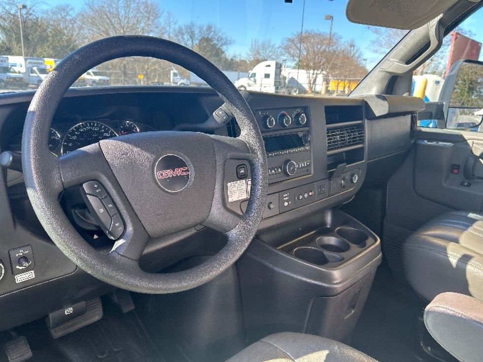 Light Duty Box Truck-Light and Medium Duty Trucks-GMC-2021-Savana G33903-Norfolk-VA-119,639\n\t\tmiles-$ 29,000 - Image 17