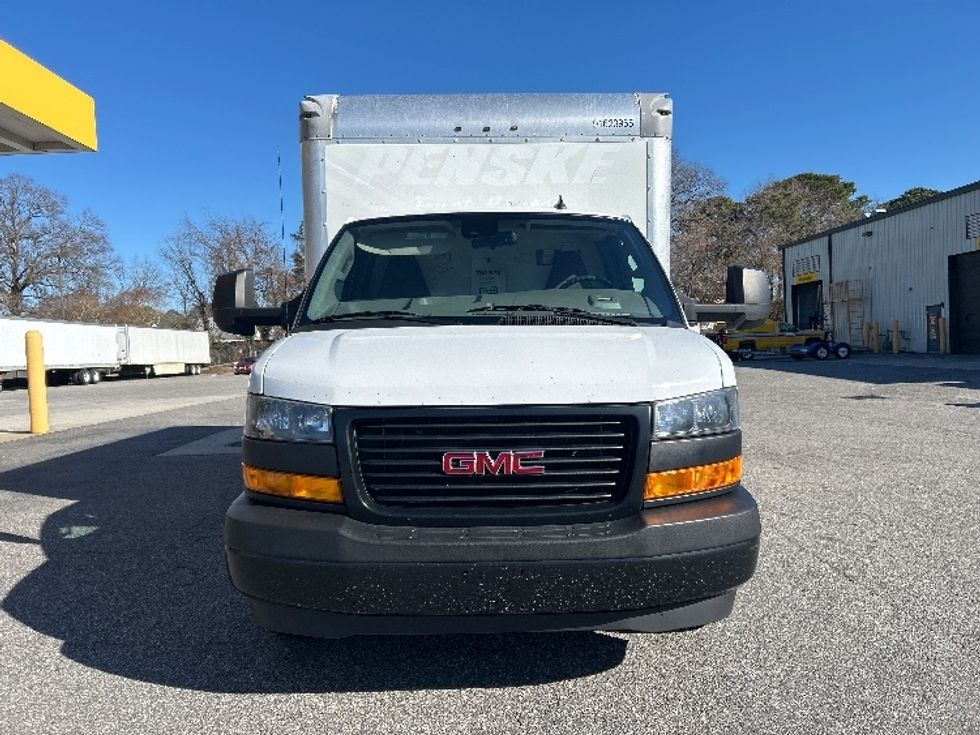 Light Duty Box Truck-Light and Medium Duty Trucks-GMC-2021-Savana G33903-Norfolk-VA-119,639\n\t\tmiles-$ 29,000 - Image 2