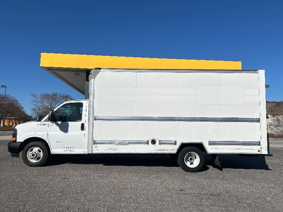 Light Duty Box Truck-Light and Medium Duty Trucks-GMC-2021-Savana G33903-Norfolk-VA-119,639\n\t\tmiles-$ 29,000 - Image 4