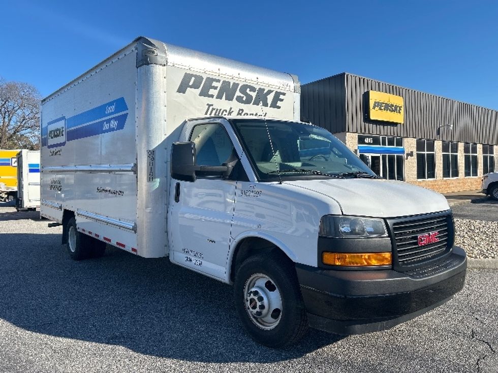 Light Duty Box Truck-Light and Medium Duty Trucks-GMC-2021-Savana G33903-Norfolk-VA-92,911\n\t\tmiles-$ 32,250 - Image 1