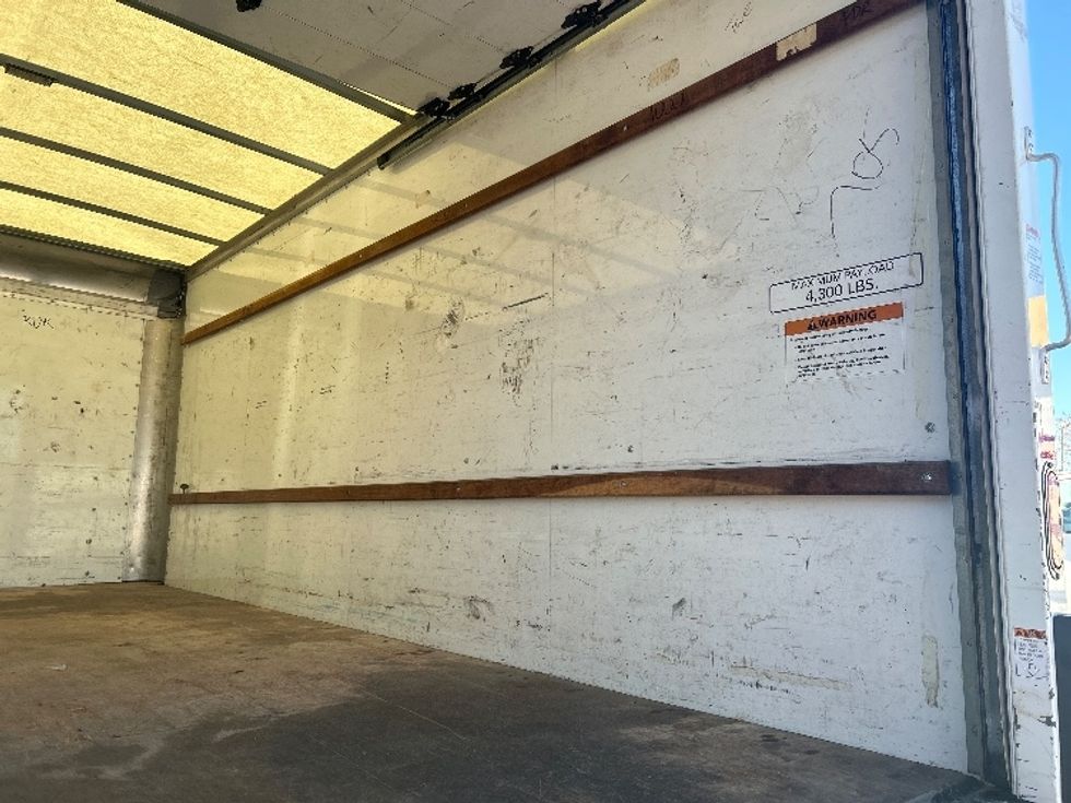 Light Duty Box Truck-Light and Medium Duty Trucks-GMC-2021-Savana G33903-Norfolk-VA-92,911\n\t\tmiles-$ 32,250 - Image 12