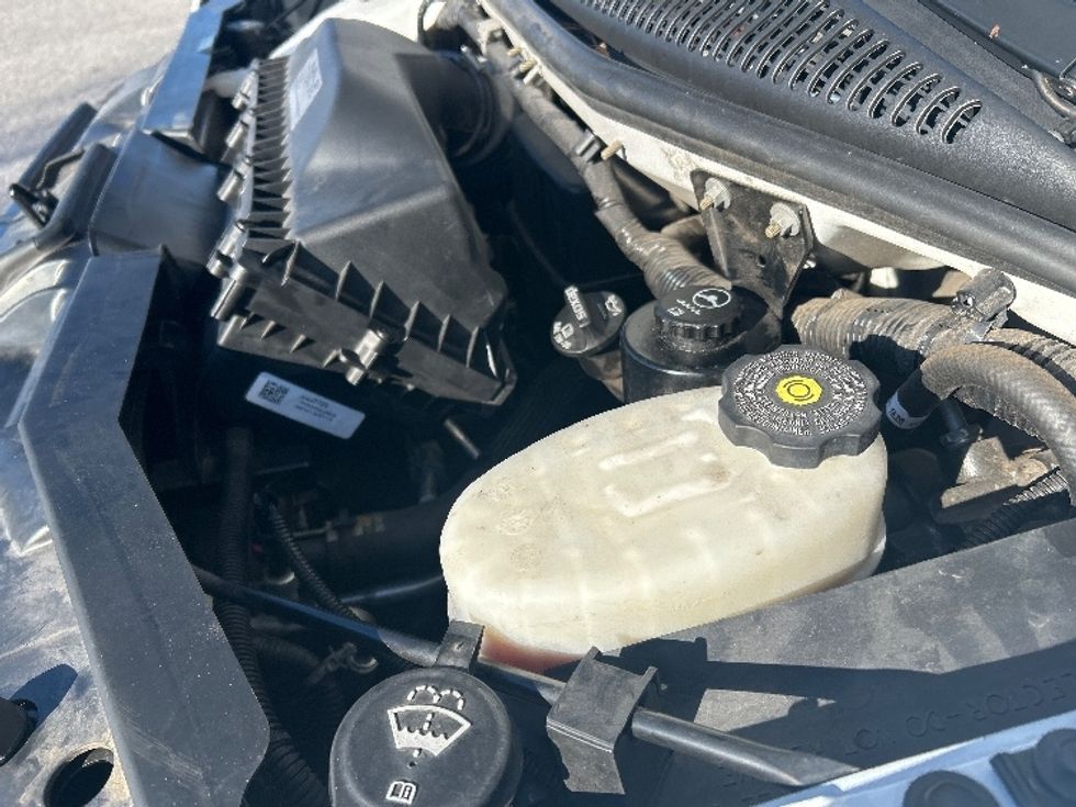 Light Duty Box Truck-Light and Medium Duty Trucks-GMC-2021-Savana G33903-Norfolk-VA-92,911\n\t\tmiles-$ 32,250 - Image 24