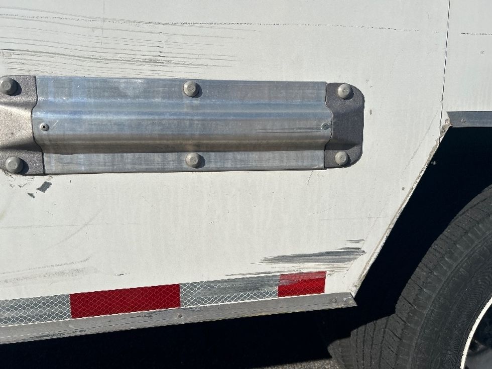 Light Duty Box Truck-Light and Medium Duty Trucks-GMC-2021-Savana G33903-Norfolk-VA-92,911\n\t\tmiles-$ 32,250 - Image 26