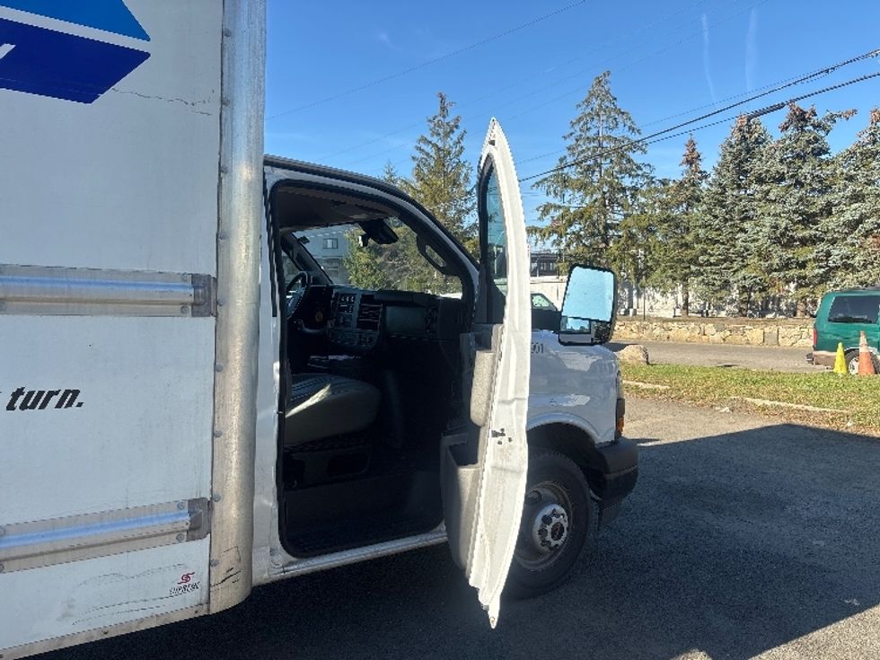 Light Duty Box Truck-Light and Medium Duty Trucks-GMC-2021-Savana G33903-North Bergen-NJ-101,949\n\t\tmiles-$ 28,250 - Image 20