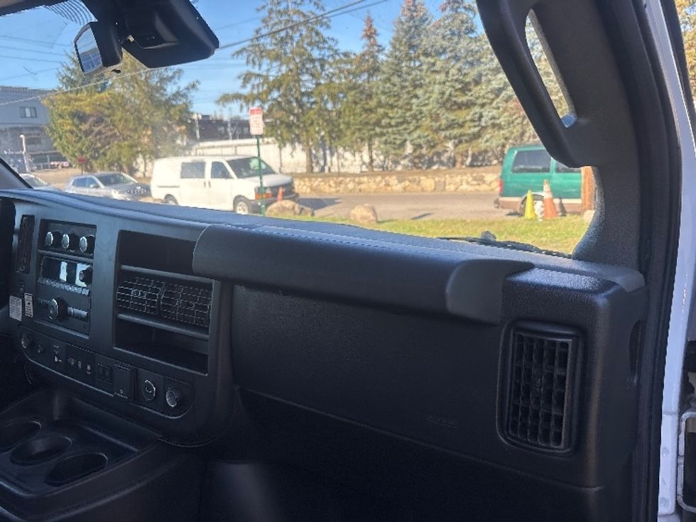 Light Duty Box Truck-Light and Medium Duty Trucks-GMC-2021-Savana G33903-North Bergen-NJ-101,949\n\t\tmiles-$ 28,250 - Image 21