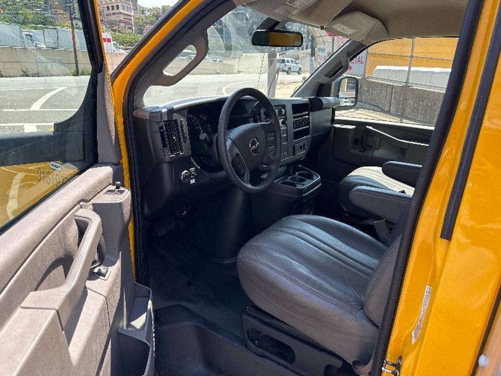 Light Duty Box Truck-Light and Medium Duty Trucks-GMC-2021-Savana G33903-North Bergen-NJ-102,534\n\t\tmiles-$ 24,000 - Image 16