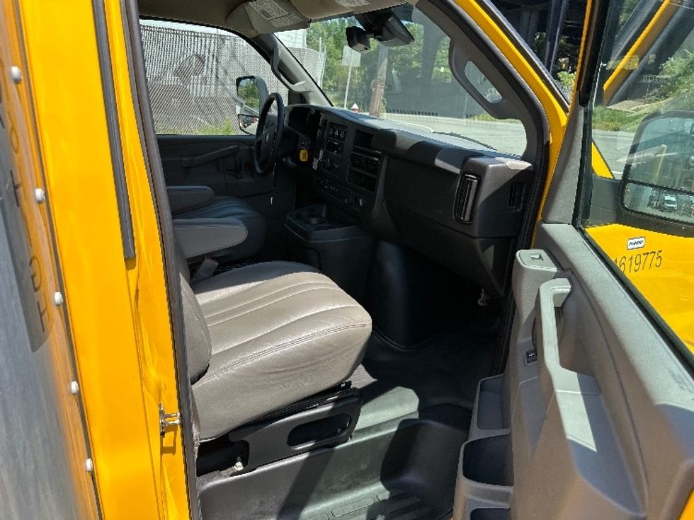 Light Duty Box Truck-Light and Medium Duty Trucks-GMC-2021-Savana G33903-North Bergen-NJ-102,534\n\t\tmiles-$ 24,000 - Image 20