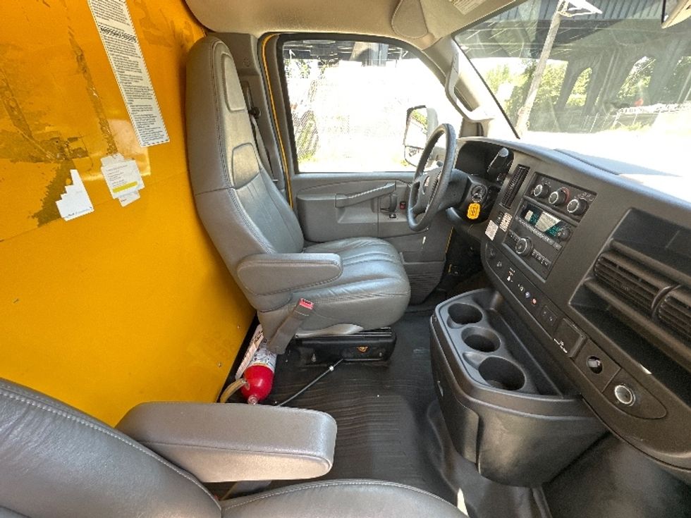 Light Duty Box Truck-Light and Medium Duty Trucks-GMC-2021-Savana G33903-North Bergen-NJ-102,534\n\t\tmiles-$ 24,000 - Image 22