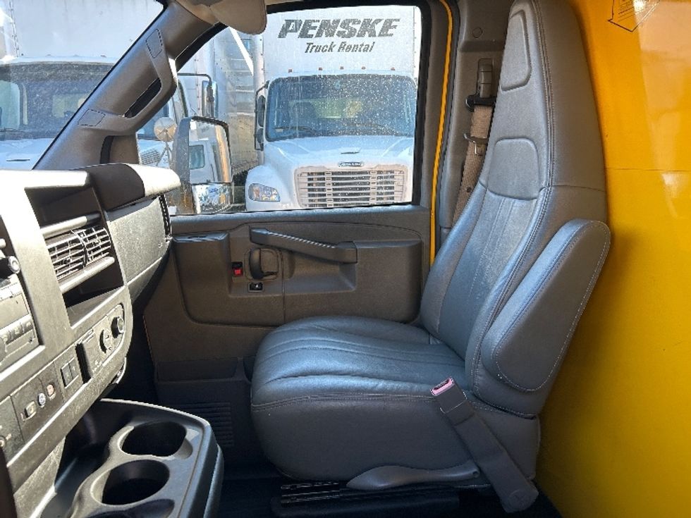 Light Duty Box Truck-Light and Medium Duty Trucks-GMC-2021-Savana G33903-North Bergen-NJ-106,100\n\t\tmiles-$ 25,000 - Image 19