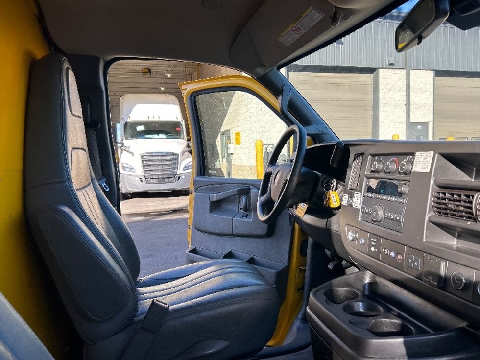 Light Duty Box Truck-Light and Medium Duty Trucks-GMC-2021-Savana G33903-North Bergen-NJ-106,100\n\t\tmiles-$ 25,000 - Image 22