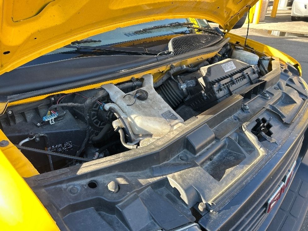 Light Duty Box Truck-Light and Medium Duty Trucks-GMC-2021-Savana G33903-North Bergen-NJ-106,100\n\t\tmiles-$ 25,000 - Image 23