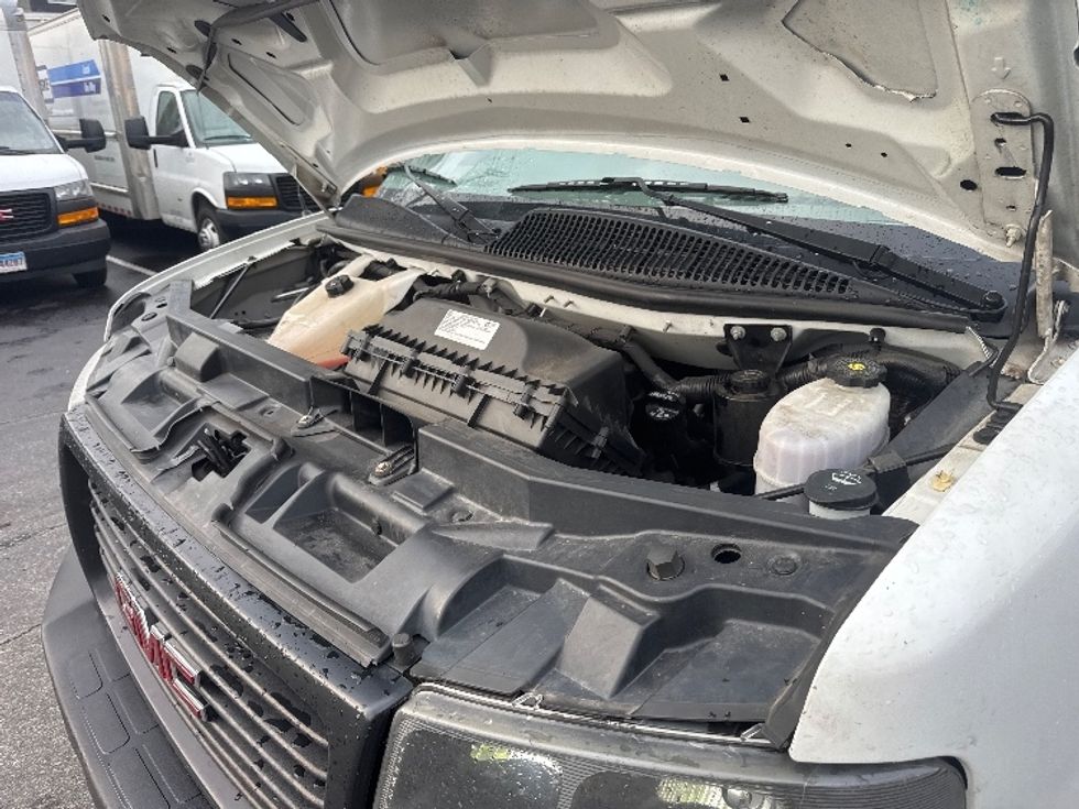 Light Duty Box Truck-Light and Medium Duty Trucks-GMC-2021-Savana G33903-North Bergen-NJ-128,558\n\t\tmiles-$ 25,750 - Image 23
