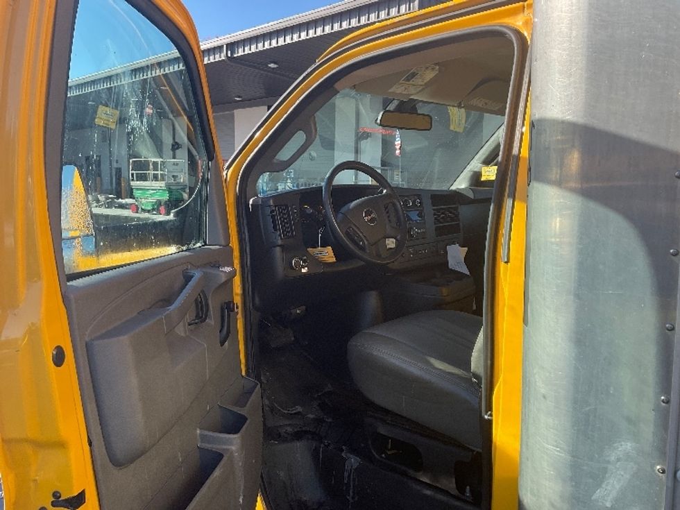 Light Duty Box Truck-Light and Medium Duty Trucks-GMC-2021-Savana G33903-North Bergen-NJ-80,885\n\t\tmiles-$ 26,500 - Image 16
