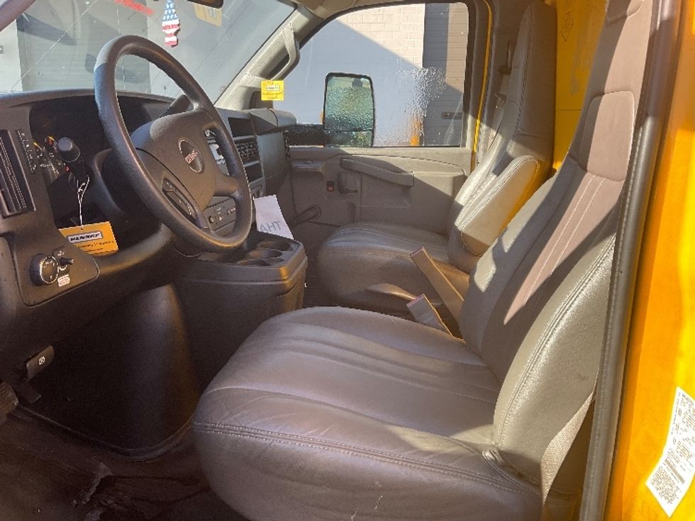 Light Duty Box Truck-Light and Medium Duty Trucks-GMC-2021-Savana G33903-North Bergen-NJ-80,885\n\t\tmiles-$ 26,500 - Image 19