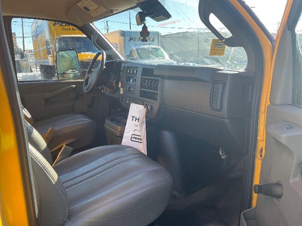 Light Duty Box Truck-Light and Medium Duty Trucks-GMC-2021-Savana G33903-North Bergen-NJ-80,885\n\t\tmiles-$ 26,500 - Image 22