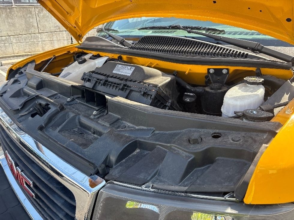 Light Duty Box Truck-Light and Medium Duty Trucks-GMC-2021-Savana G33903-North Bergen-NJ-80,885\n\t\tmiles-$ 26,500 - Image 24