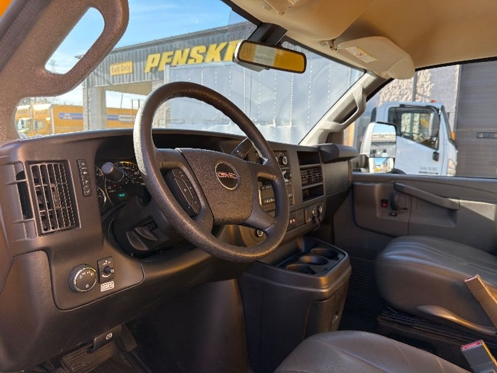 Light Duty Box Truck-Light and Medium Duty Trucks-GMC-2021-Savana G33903-North Bergen-NJ-91,002\n\t\tmiles-$ 26,750 - Image 17