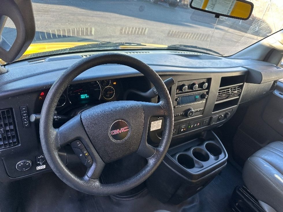 Light Duty Box Truck-Light and Medium Duty Trucks-GMC-2021-Savana G33903-North Bergen-NJ-92,340\n\t\tmiles-$ 26,500 - Image 17