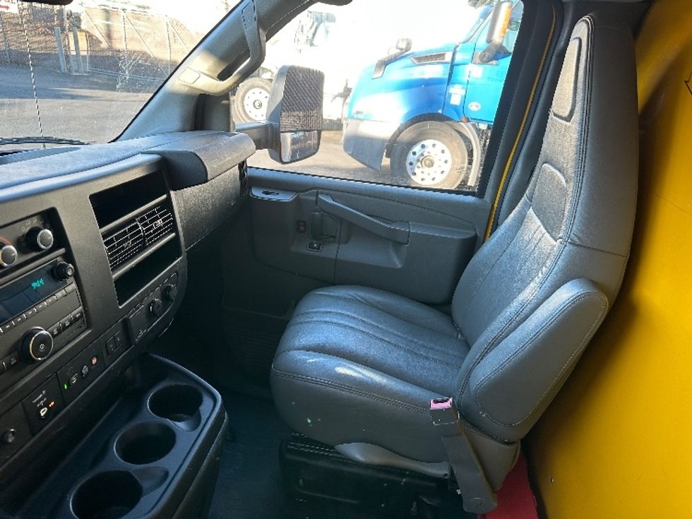 Light Duty Box Truck-Light and Medium Duty Trucks-GMC-2021-Savana G33903-North Bergen-NJ-92,340\n\t\tmiles-$ 26,500 - Image 19