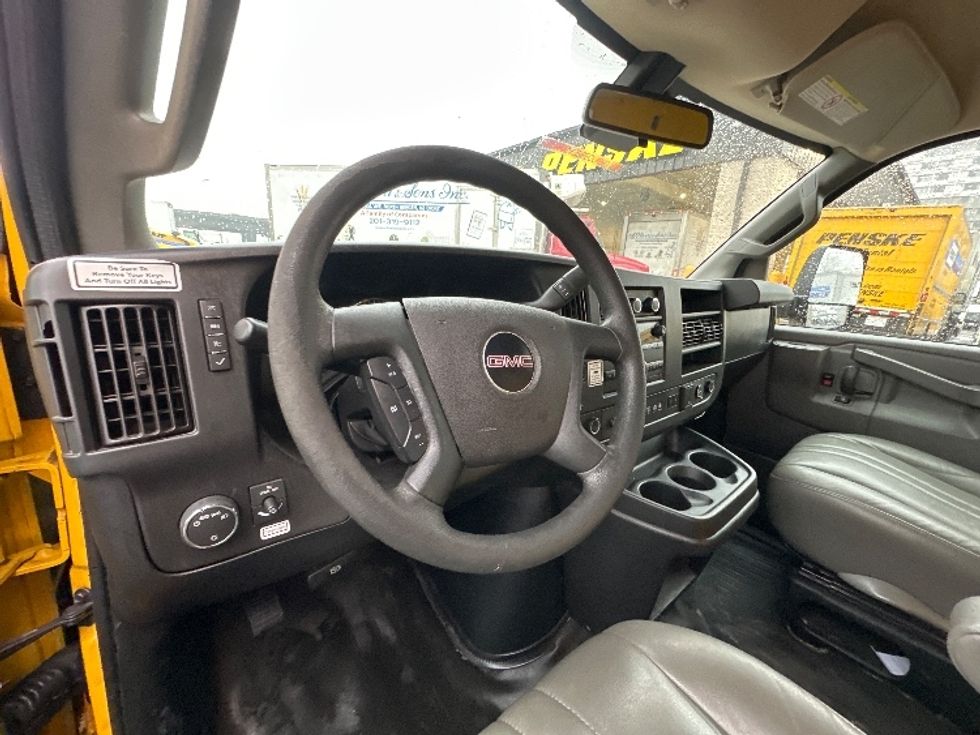 Light Duty Box Truck-Light and Medium Duty Trucks-GMC-2021-Savana G33903-North Bergen-NJ-95,061\n\t\tmiles-$ 26,250 - Image 16