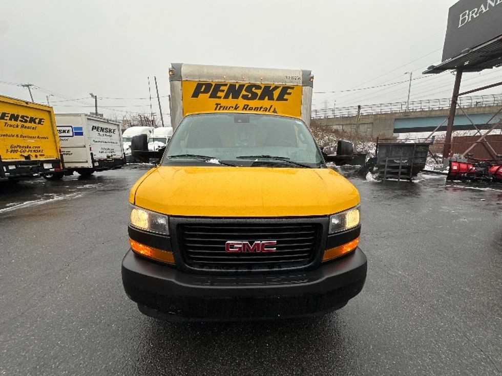 Light Duty Box Truck-Light and Medium Duty Trucks-GMC-2021-Savana G33903-North Bergen-NJ-95,061\n\t\tmiles-$ 26,250 - Image 2